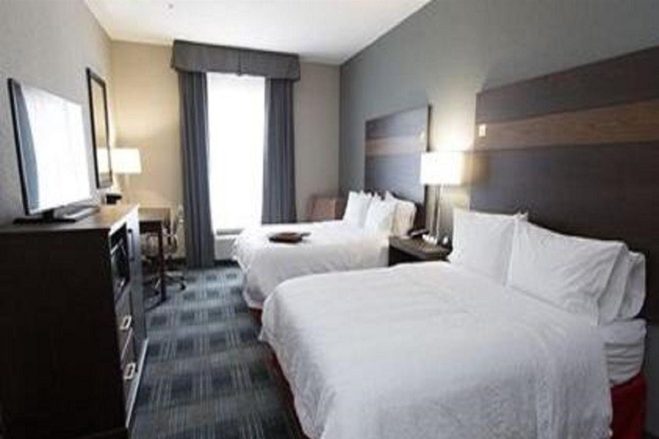 Hampton Inn & Suites Oklahoma City Airport Екстериор снимка