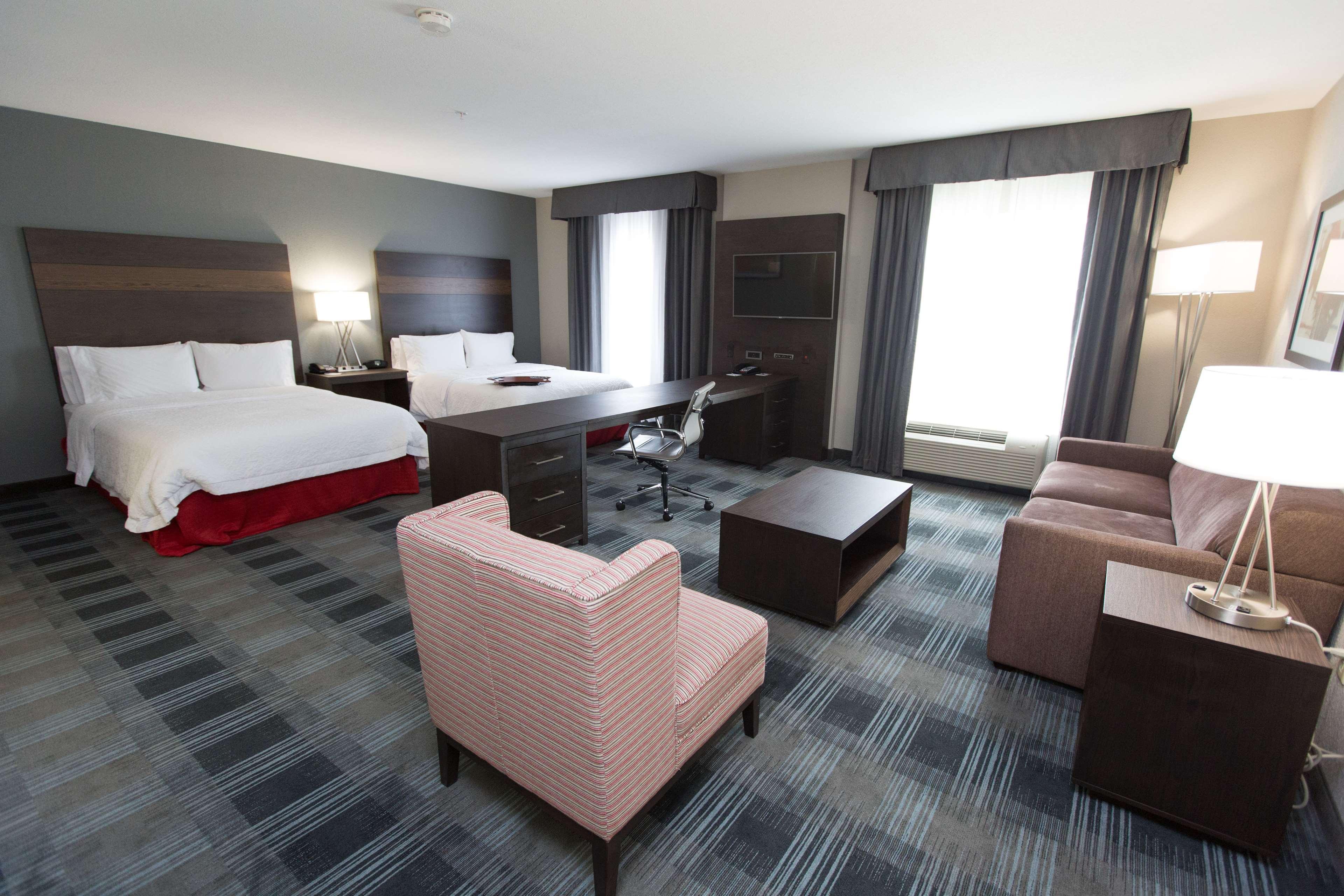 Hampton Inn & Suites Oklahoma City Airport Екстериор снимка